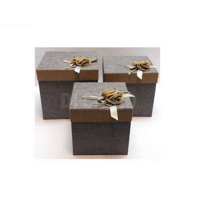 Set 3scatole quadrate tessuto grigio c_bordo e rose naturali creare - Principale